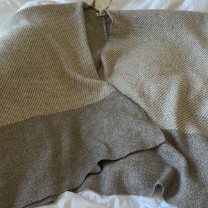 Poncho shawl